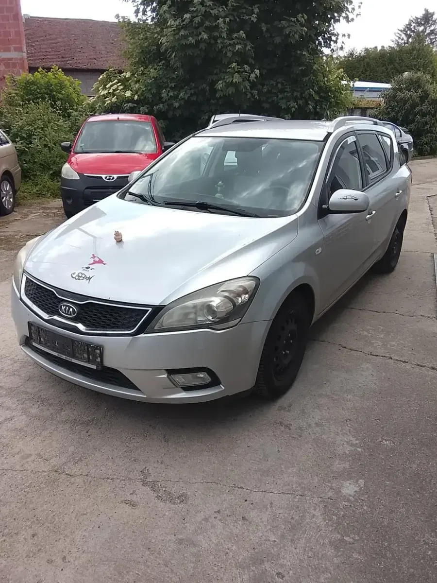 Gebraucht Kia Ceed 130 PS (95 kW) 2012 Grau Kleinwagen