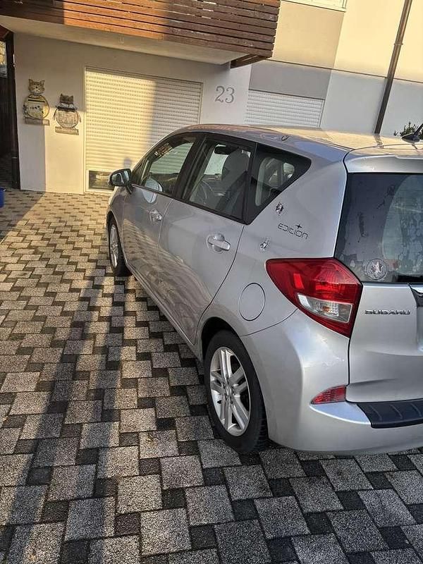Gebraucht Subaru Trezia Active 90 PS (66 kW) 2013 Silber Kleinwagen
