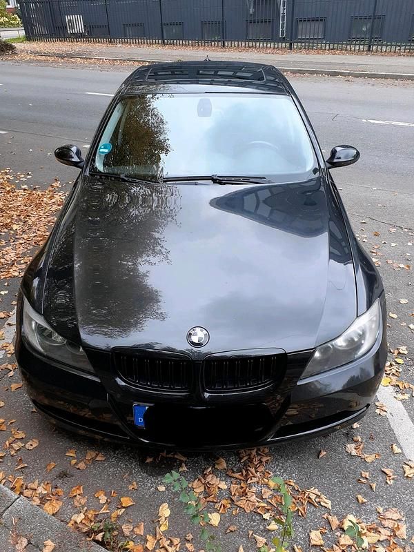 Schwarz Gebraucht 2006 BMW 320 Limousine | 2.000 € (Superpreis) - Bild 1/4