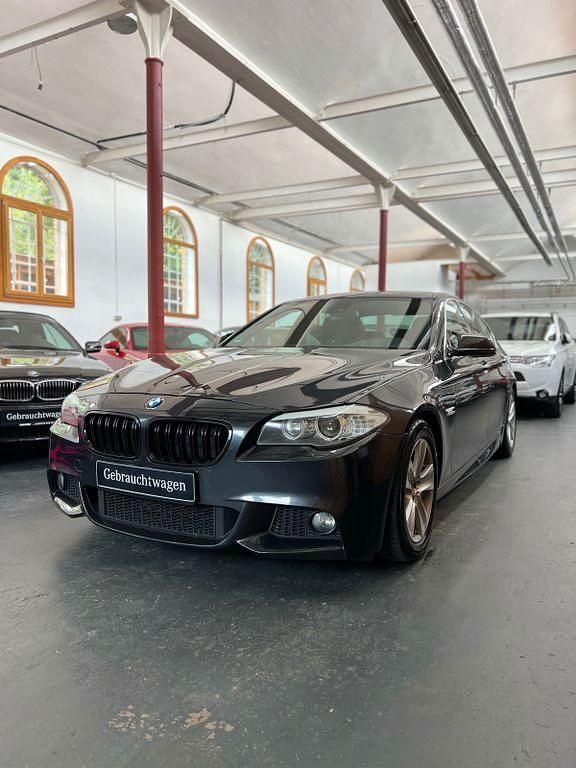 Grau Gebraucht 2011 BMW 525 M Sport Limousine | 9.990 € (Fairer Preis) - Bild 1/4