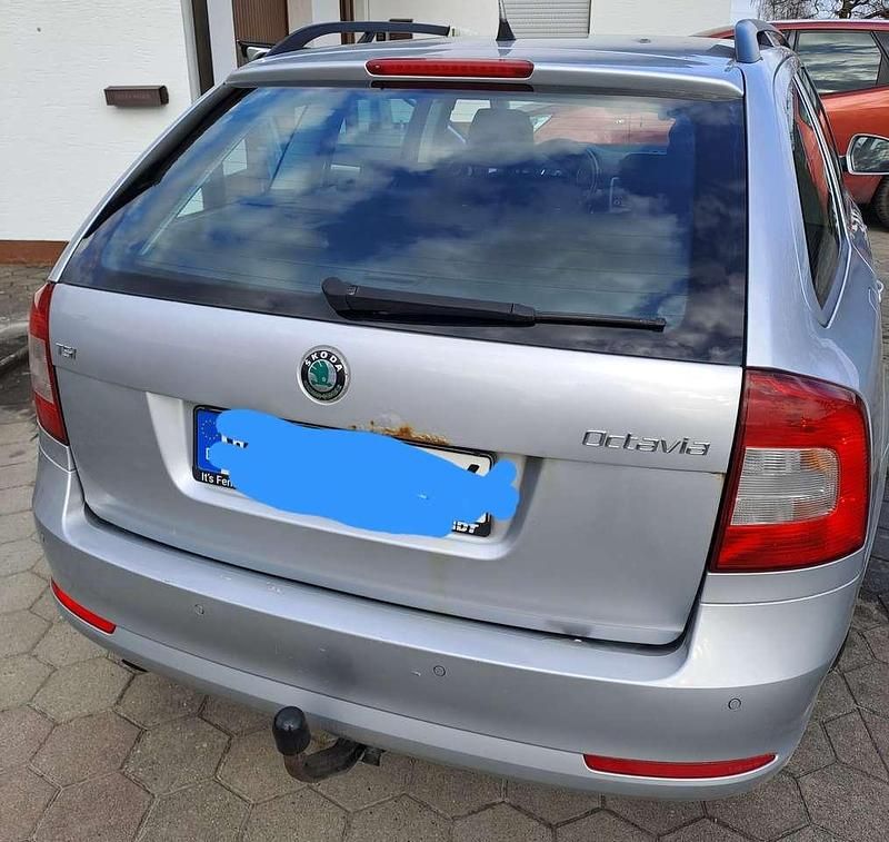 Gebraucht Skoda Octavia Ambiente 122 PS (89 kW) 2011 Silber Kombi