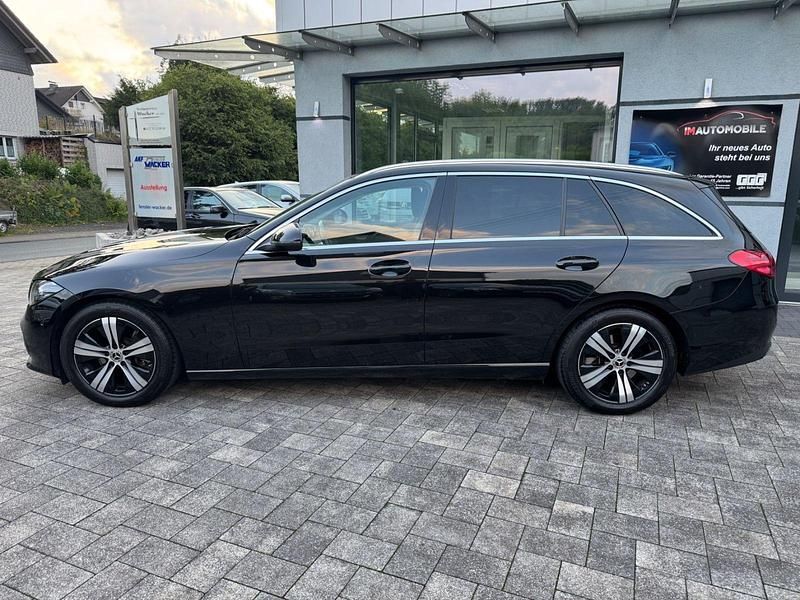 Gebraucht Mercedes C220 200 PS (147 kW) 2021 Schwarz Kombi