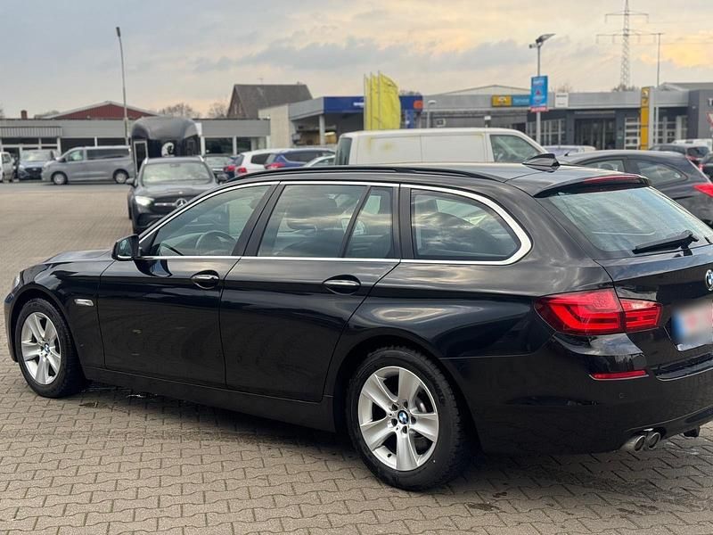 Gebraucht BMW 520 184 PS (135 kW) 2013 Schwarz Kombi