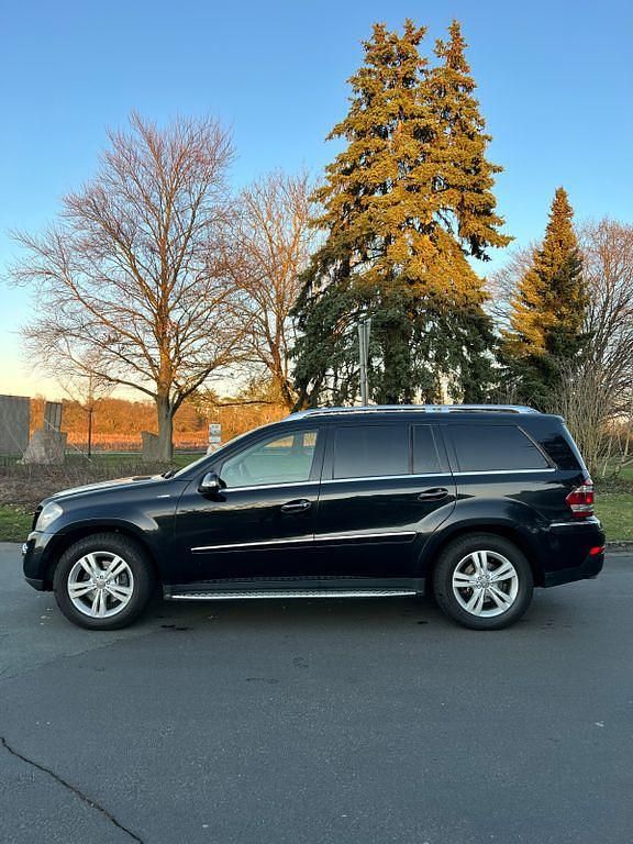 Gebraucht Mercedes GL320 224 PS (164 kW) 2008 Schwarz SUV
