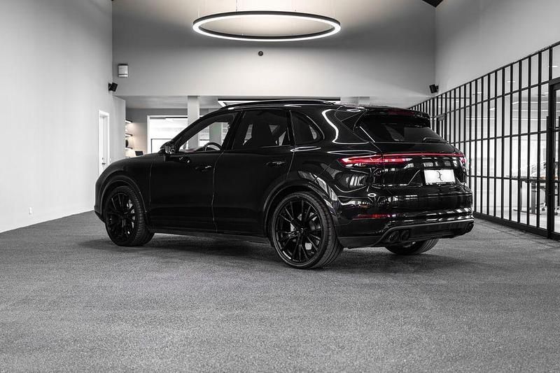 Gebraucht Porsche Cayenne Turbo 549 PS (403 kW) 2018 Schwarz SUV