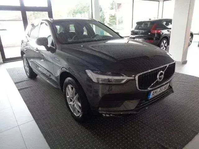 Gebraucht Volvo XC60 Momentum 197 PS (144 kW) 2021 Pine grey / metallic (metallic) SUV