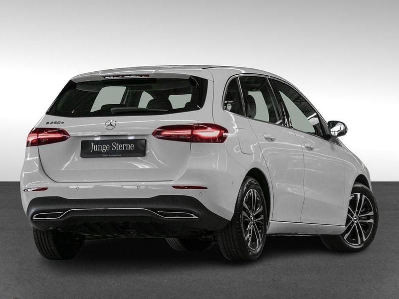 Gebraucht Mercedes B250e Progressive 218 PS (160 kW) 2024 Weiß Van / Kleinbus