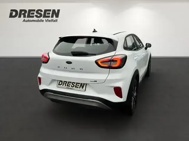 Używany Ford Puma Titanium 125 KM (91 kW) 2021 Biały SUV