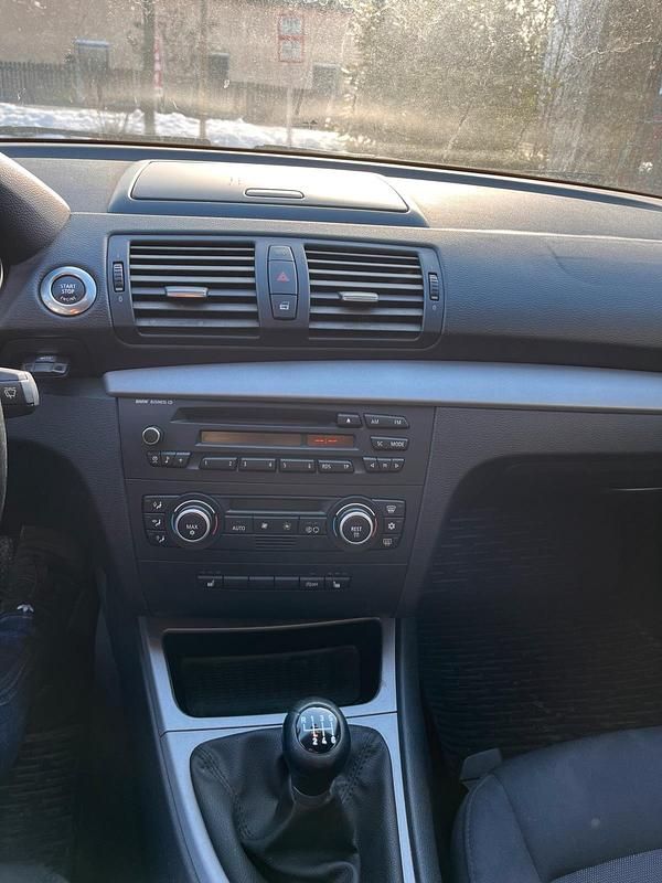 Gebraucht BMW 118 143 PS (105 kW) 2009 Schwarz Kleinwagen