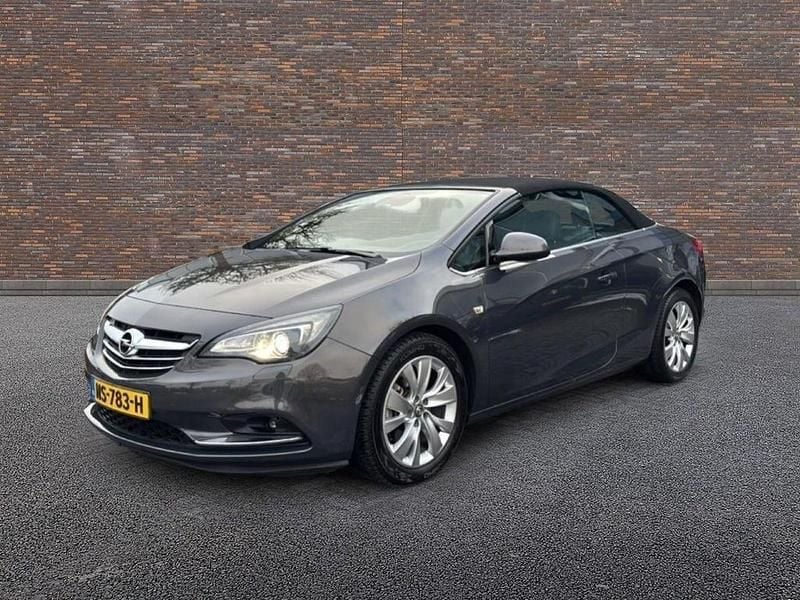Usado Opel Cascada 165 HP (121 kW) 2014 Cinzento Cabrios