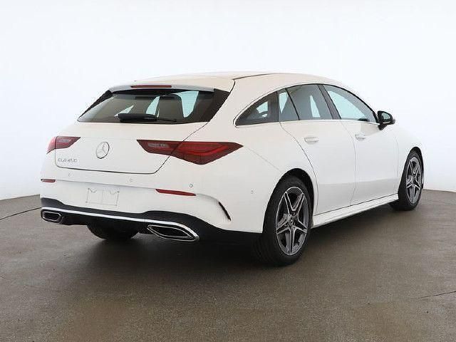 Unilack polarweiß Gebraucht 2024 Mercedes CLA200 Shooting Brake AMG Kombi | 34.890 € (Etwas zu teuer) - Bild 1/4