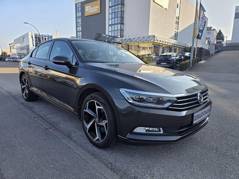 Gebraucht VW Passat Trendline 125 PS (91 kW) 2015 Braun Limousine
