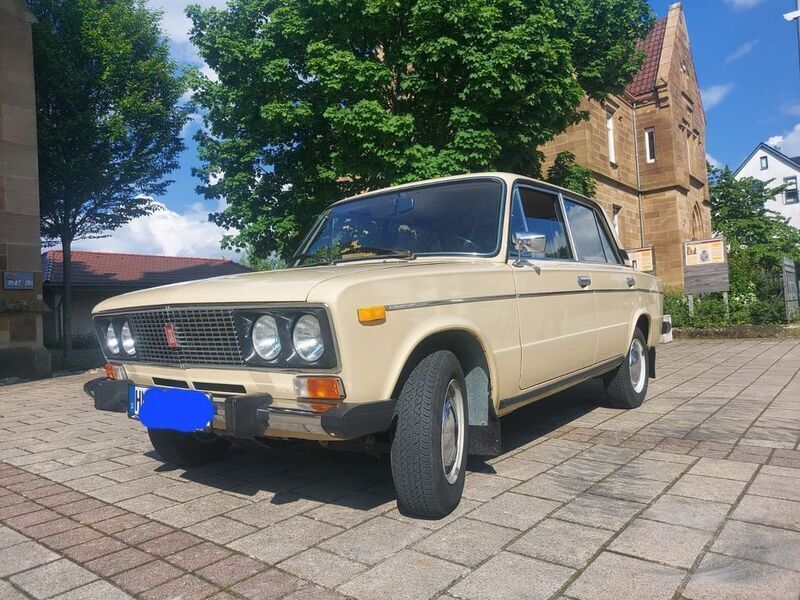 Beige Gebraucht 1991 Lada 1200 Limousine | 11.500 € - Bild 1/4