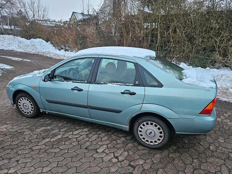Gebraucht Ford Focus 101 PS (74 kW) 2000 Grün Limousine