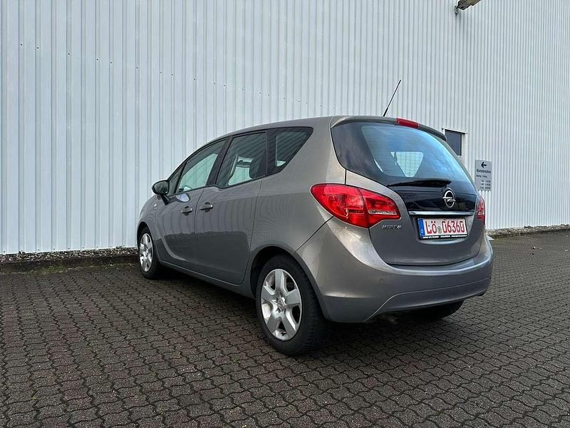 Gebraucht Opel Meriva Active 120 PS (88 kW) 2013 Muskatgrau/muskat braun(m2) Van / Kleinbus