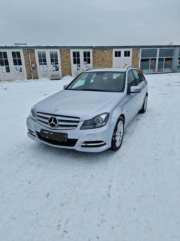 Grau Gebraucht 2011 Mercedes C250 Kombi | 4.800 € (Superpreis) - Bild 1/4