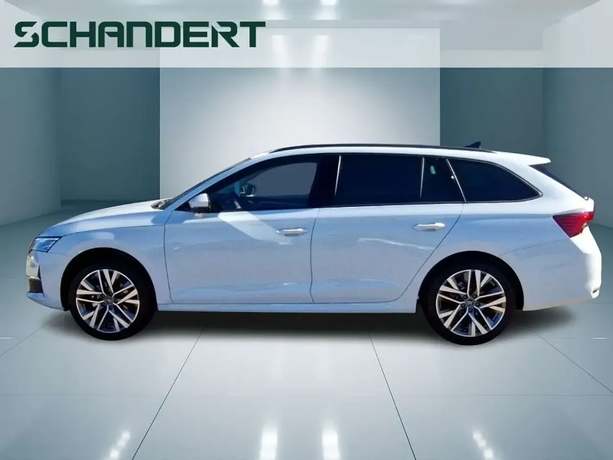Neu Skoda Octavia 150 PS (110 kW) 2026 Moonweiss metallic Kombi