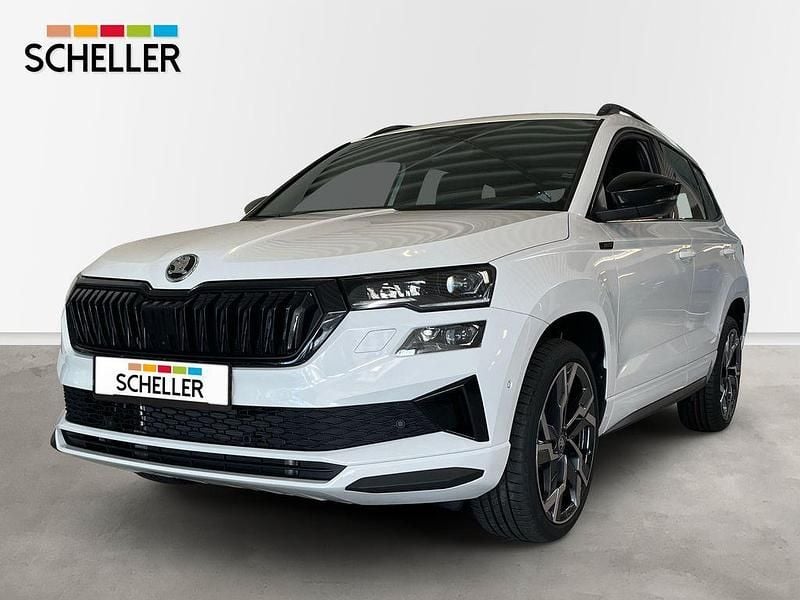 Weiß Neu 2025 Skoda Karoq SportLine SUV | 45.290 € - Bild 1/4