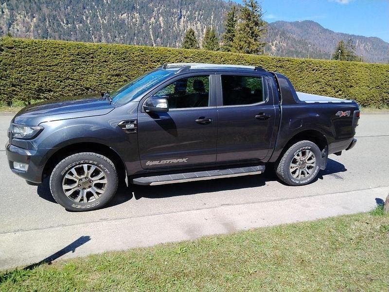 Używany Ford Ranger Wildtrack 200 KM (147 kW) 2017 Niebieski Pickup
