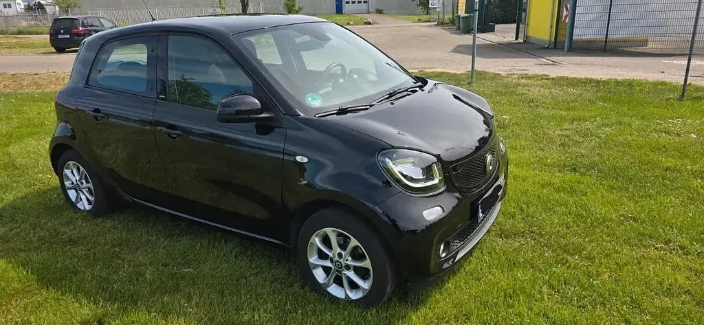 Gebraucht Smart ForFour Passion 90 PS (66 kW) 2016 Schwarz Kleinwagen