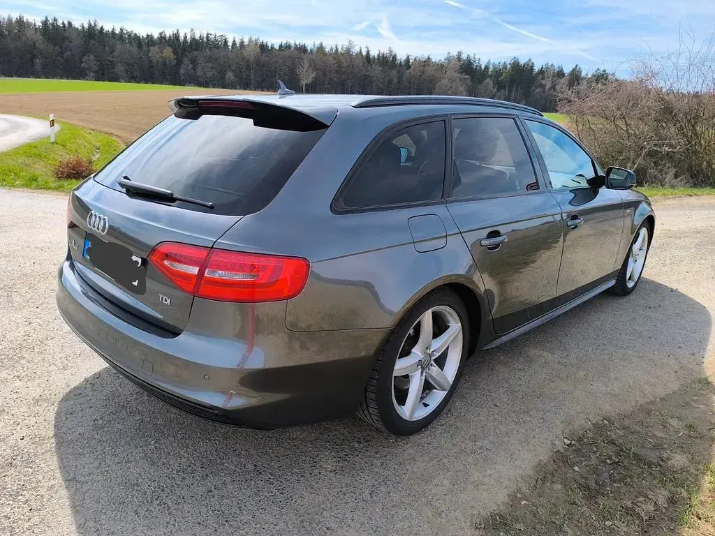 Używany Audi A4 S-Line 190 KM (139 kW) 2015 Szary Kombi