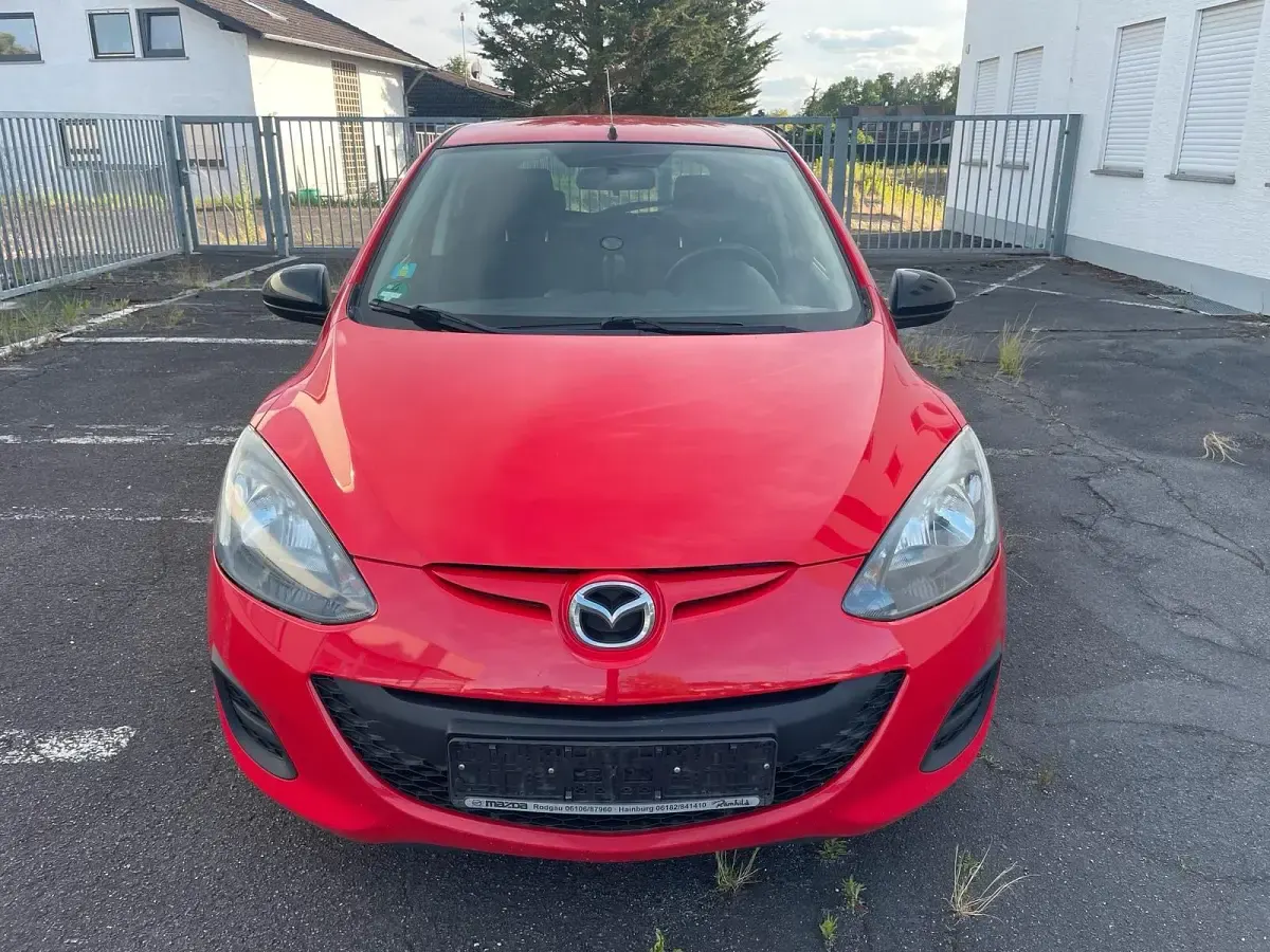 Gebraucht Mazda 2 75 PS (55 kW) 2014 Rot Kleinwagen