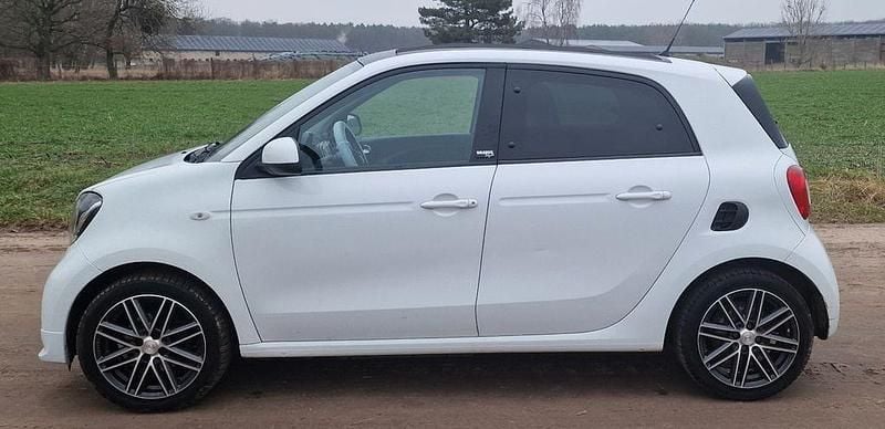 Gebraucht Smart ForFour Brabus 90 PS (66 kW) 2019 Weiß Kleinwagen