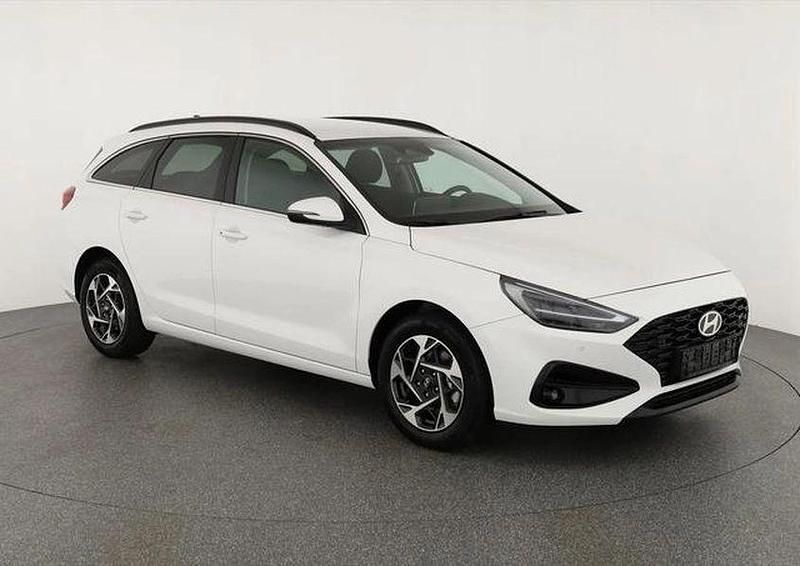 Weiss Gebraucht 2024 Hyundai i30 Style Kombi | 22.349 € (Fairer Preis) - Bild 1/1