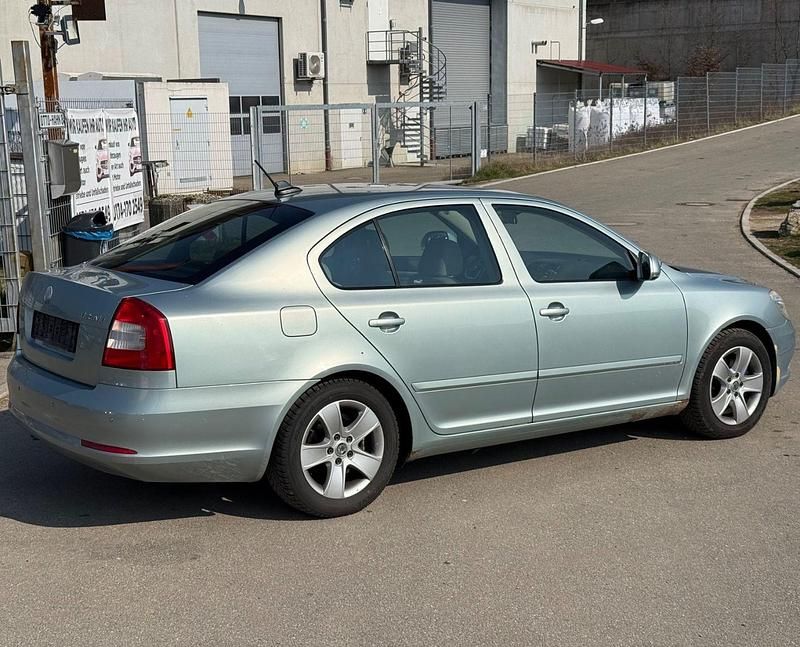Gebraucht Skoda Octavia 140 PS (102 kW) 2010 Grün Limousine
