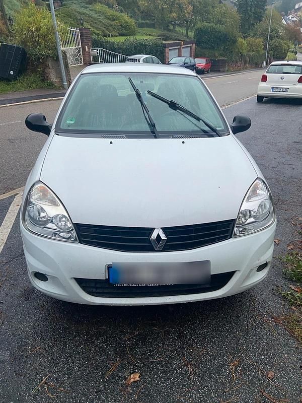 Weiß Gebraucht 2009 Renault Clio II Kleinwagen | 600 € - Bild 1/4