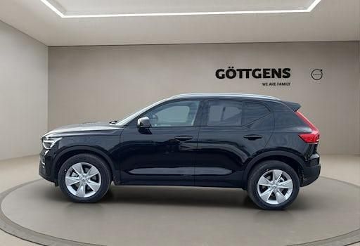 Neu Volvo XC40 Core 163 PS (119 kW) 2025 Schwarz SUV