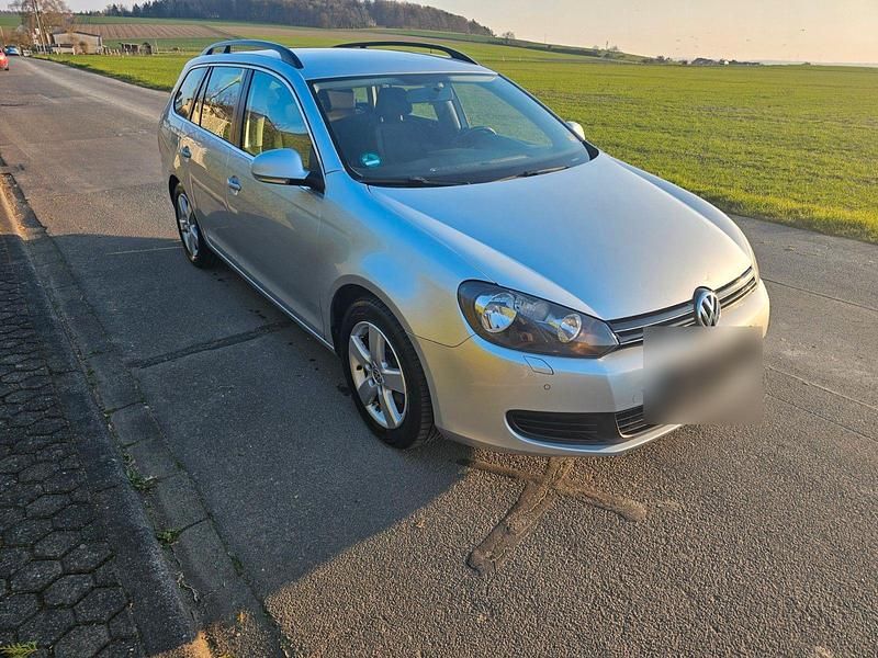 Gebraucht VW Golf VI Style 105 PS (77 kW) 2011 Silber Kleinwagen