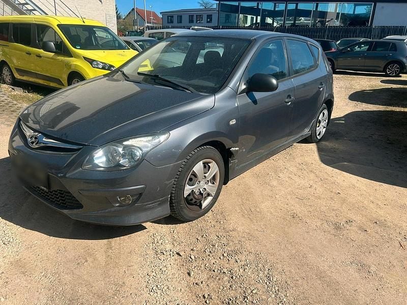 Gebraucht Hyundai i30 108 PS (79 kW) 2011 Kombi