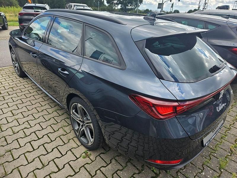 Gebraucht Seat Leon 4Drive 150 PS (110 kW) 2024 Grau Limousine
