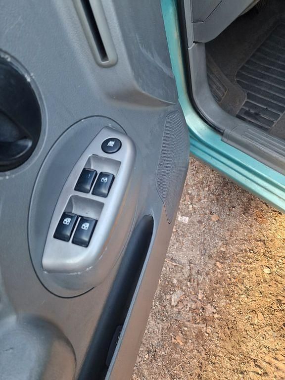 Gebraucht Chevrolet Kalos 90 PS (66 kW) 2004 Grün Limousine