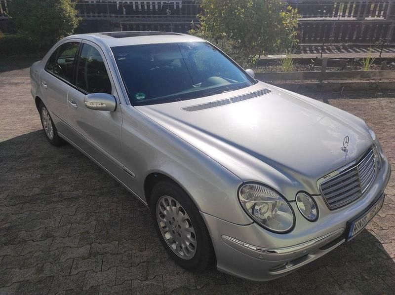 Gebraucht Mercedes E200 Avantgarde 163 PS (119 kW) 2005 Silber Limousine