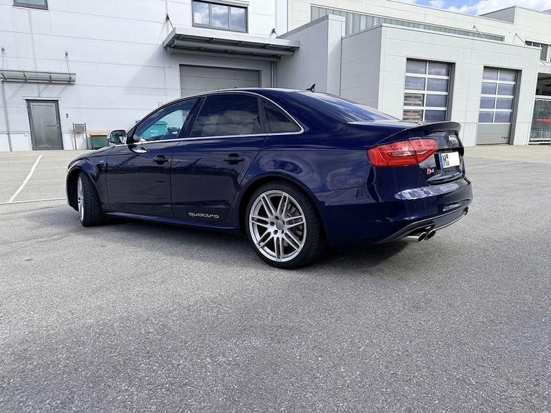 Gebraucht Audi S4 Ambiente 333 PS (244 kW) 2014 Blau Limousine