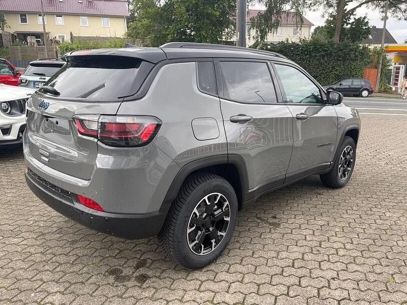 Gebraucht Jeep Compass 241 PS (177 kW) 2023 Stinggray clear coat SUV
