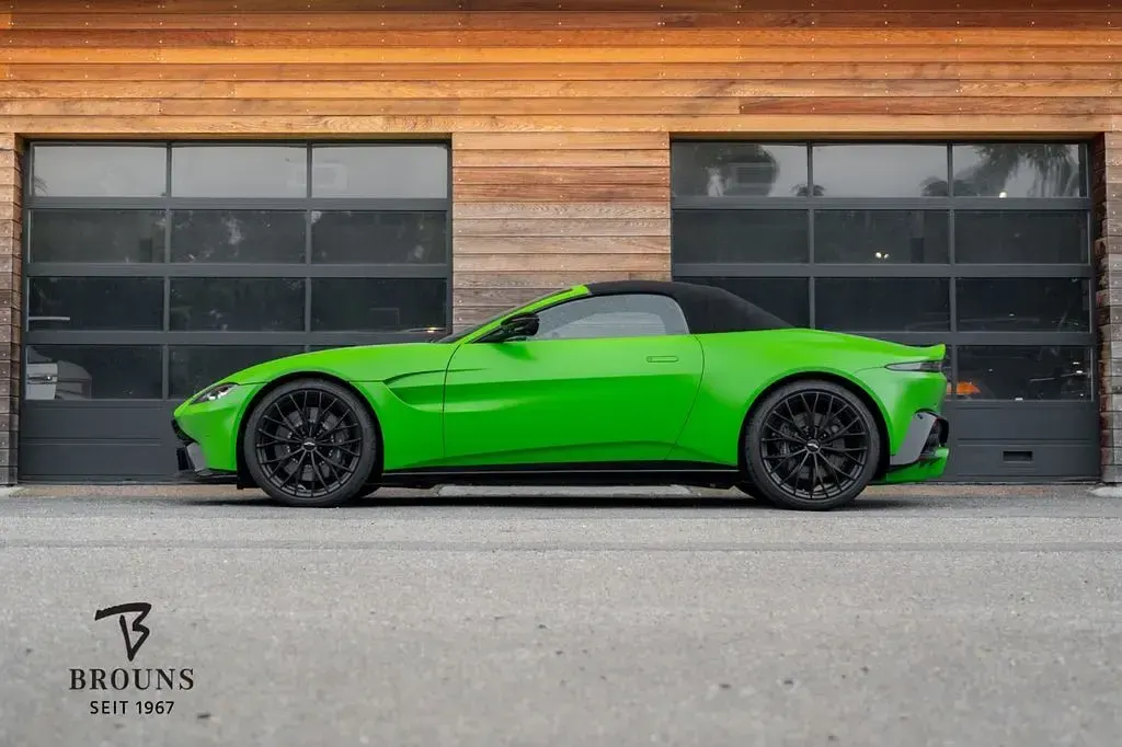Gebraucht Aston Martin V8 Vantage 510 PS (375 kW) 2022 Grün Cabrio