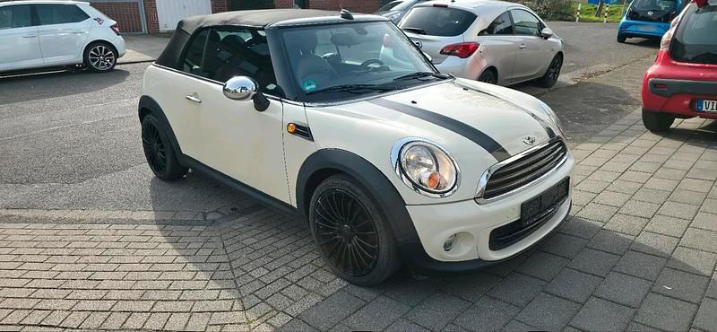 Gebraucht Mini Cooper Cabriolet 98 PS (72 kW) 2011 Weiß Cabrio