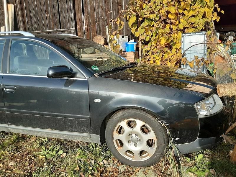 Usata Audi A6 150 CV (110 kW) 2001 Nero Station wagon