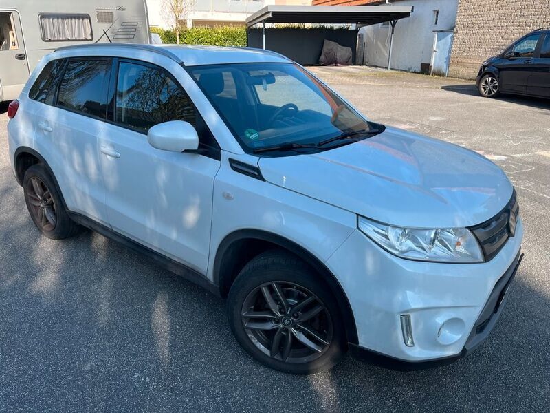 Weiß Gebraucht 2017 Suzuki Vitara Comfort SUV | 12.200 € (Guter Preis) - Bild 1/4