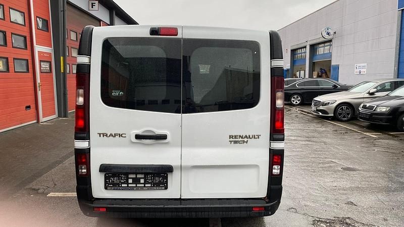 Gebraucht Renault Trafic 120 PS (88 kW) 2017 Weiß Van / Kleinbus