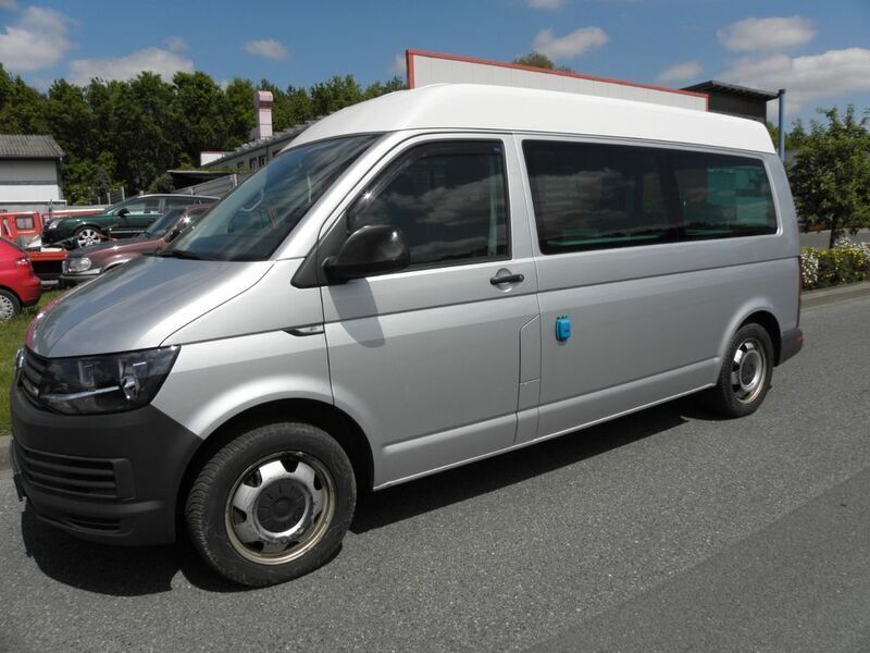 Silber Gebraucht 2016 VW T6 Van | 12.000 € - Bild 1/4