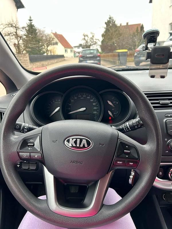 Gebraucht Kia Rio 86 PS (63 kW) 2014 Kleinwagen