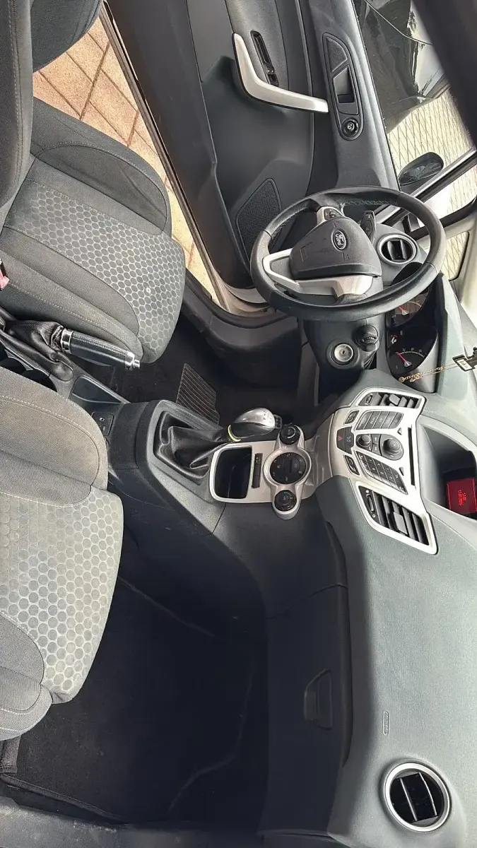 Gebraucht Ford Fiesta ST-Line 120 PS (88 kW) 2010 Weiß Kleinwagen