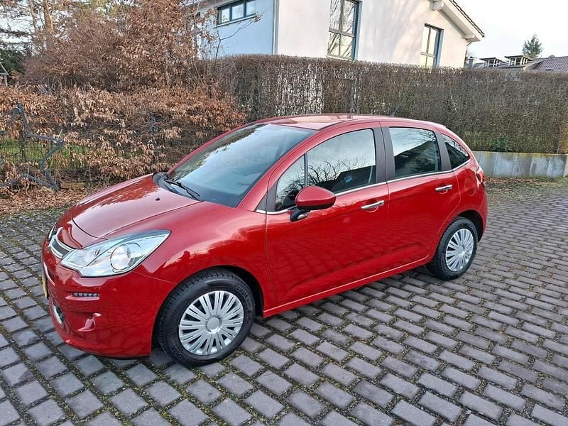Rot Gebraucht 2015 Citroën C3 PureTech Kleinwagen | 5.950 € (Fairer Preis) - Bild 1/4