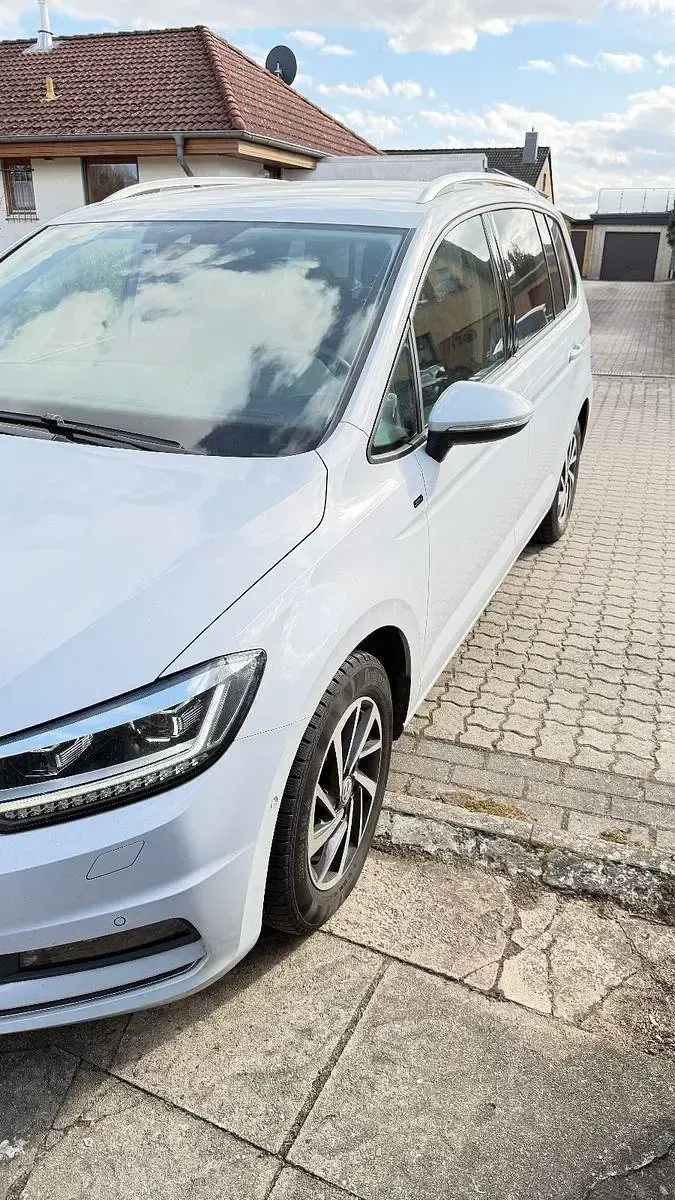Używany VW Touran Join 116 KM (85 kW) 2018 Biały Minivan