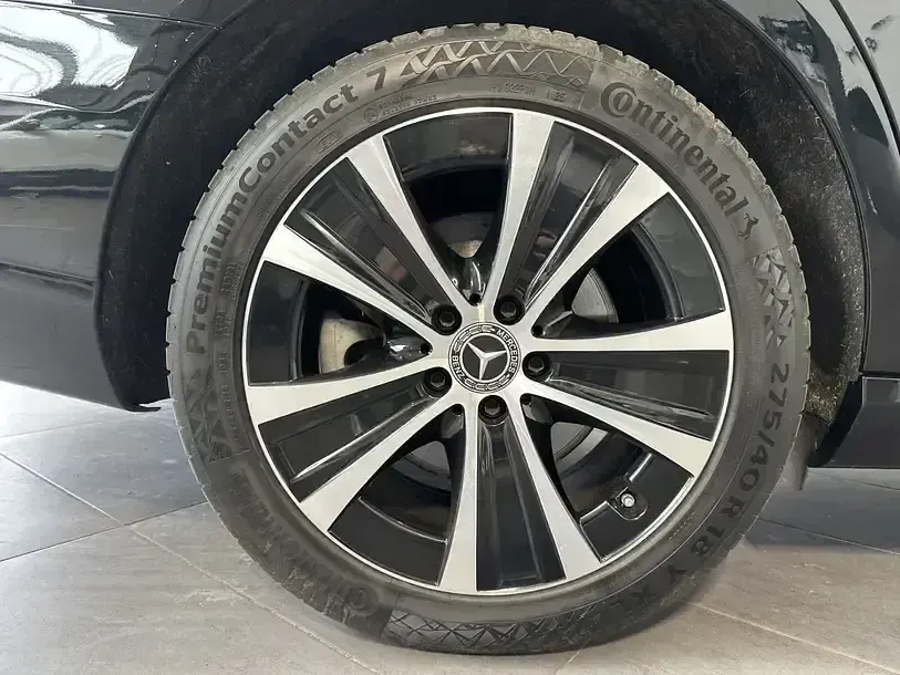 Gebraucht Mercedes E300 Avantgarde 320 PS (235 kW) 2022 Schwarz Kombi