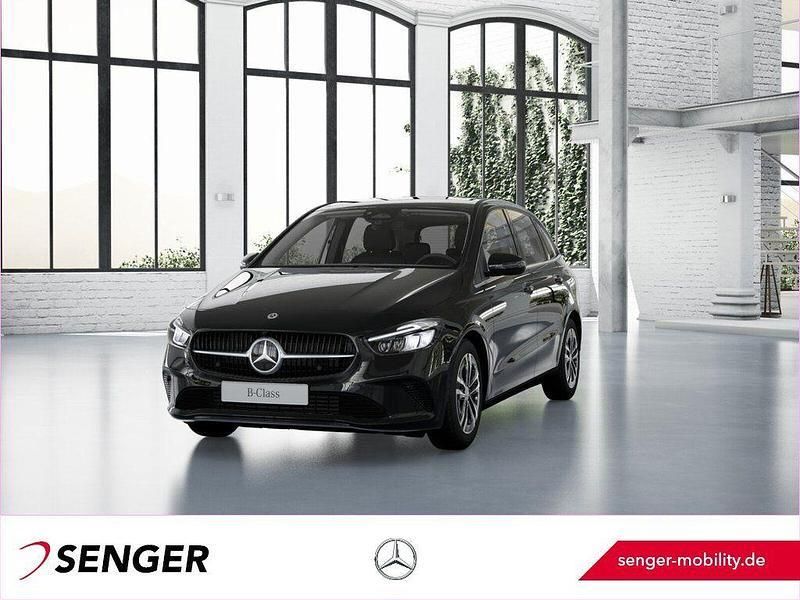 Schwarz Gebraucht 2024 Mercedes B180 Van / Kleinbus | 31.340 € (Etwas zu teuer) - Bild 1/3
